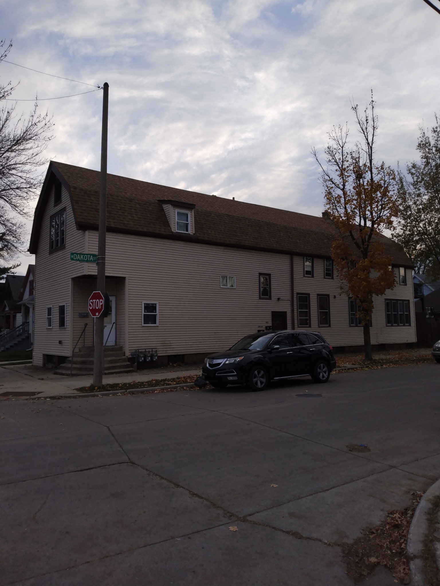 2901 S 8th St Unit 3 (lower back)