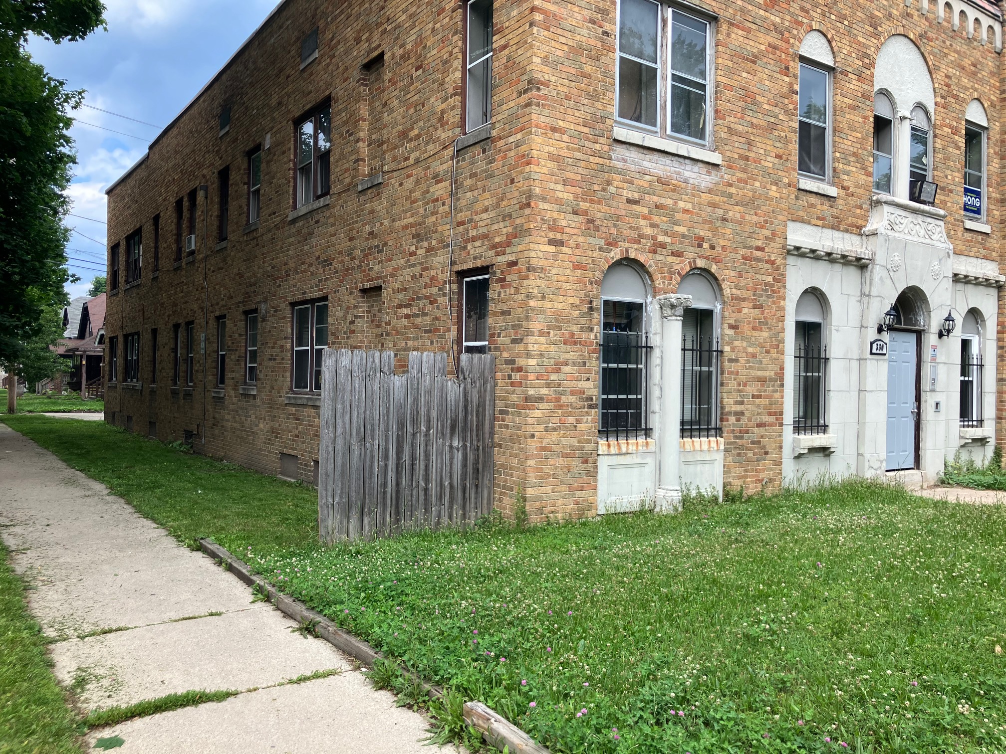 330 West Keefe Avenue - 2